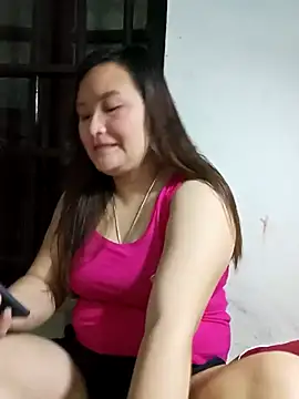 Snapshot of Tamara-a chatting on 04/12/26, 11:59 Tamara-a online show from 04/12/26, 11:59