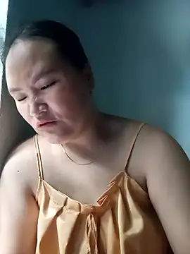 Snapshot of Tamara-a chatting on 04/15/26, 11:49 Tamara-a online show from 04/15/26, 11:49