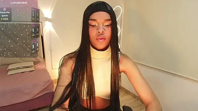 Snapshot of Miagates_tay chatting on 10/27/25, 03:10 Miagates tay online show from 10/27/25, 03:10