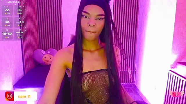 Snapshot of Miagates_tay chatting on 10/31/25, 03:29 Miagates tay online show from 10/31/25, 03:29