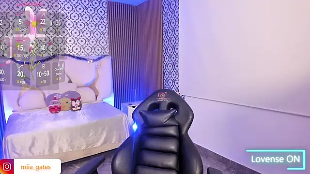 Snapshot of Miagates_tay chatting on 11/27/25, 03:52 Miagates tay online show from 11/27/25, 03:52