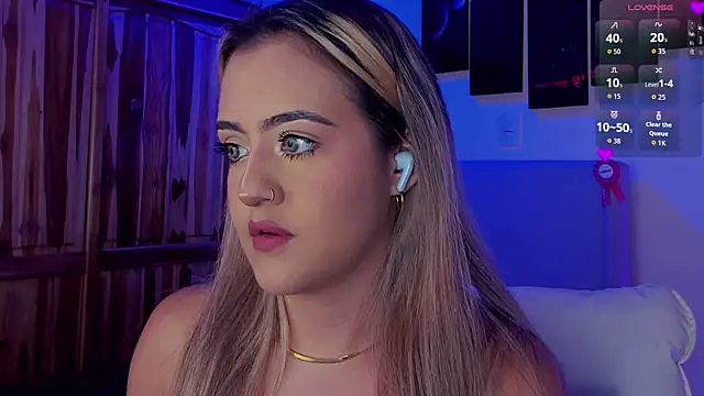 Snapshot of MaryMoon_ chatting on 10/02/25, 07:10 MaryMoon online show from 10/02/25, 07:10