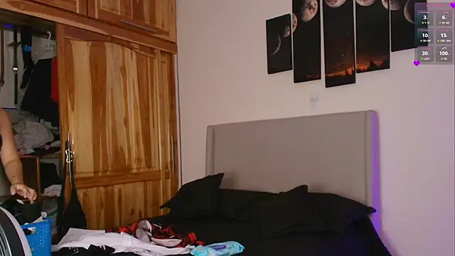 Snapshot of MaryMoon_ chatting on 12/01/25, 10:04 MaryMoon online show from 12/01/25, 10:04