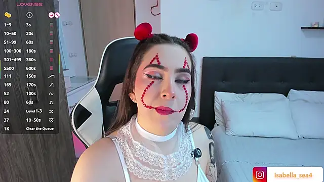 Snapshot of isabella_sea_ chatting on 10/02/25, 01:34 isabella sea  online show from 10/02/25, 01:34
