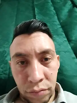 Snapshot of eslabon19 chatting on 04/10/26, 05:23 eslabon19 online show from 04/10/26, 05:23