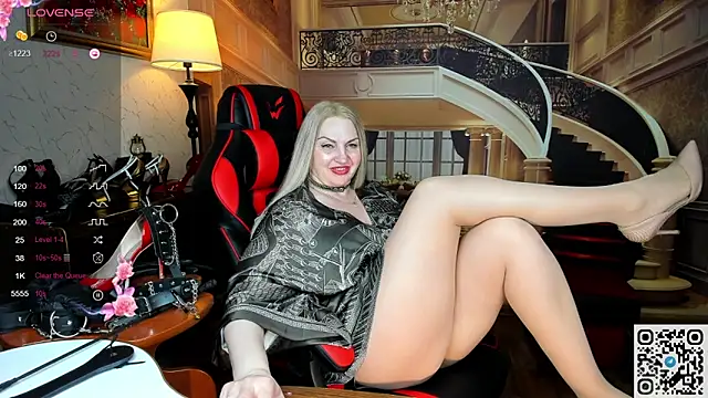 Nina Devillle online show from 04/11/26, 11:53