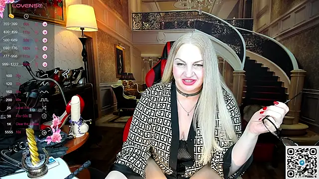 Snapshot of Nina_Devillle chatting on 04/20/26, 12:57 Nina Devillle online show from 04/20/26, 12:57