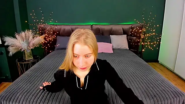 Alina Blonde online show from 02/01/26, 06:34