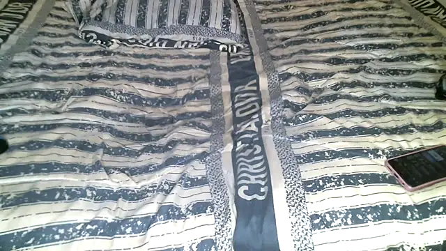 Snapshot of shleybabe chatting on 10/03/25, 12:02 shleybabe online show from 10/03/25, 12:02