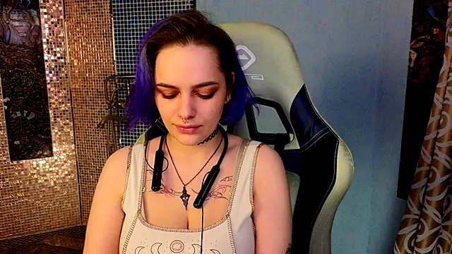 Eniferi online show from 11/30/25, 01:04