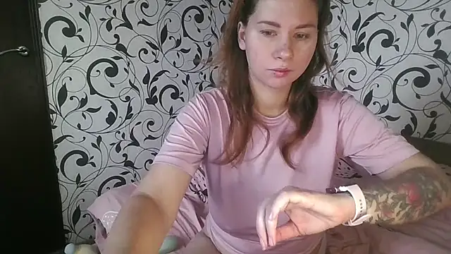 YourEmilie online show from 11/10/25, 11:09