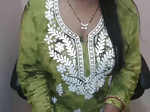 bold naina online show from 10/19/25, 04:02