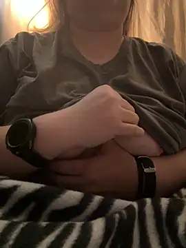 Snapshot of lindamarie_ chatting on 09/12/25, 04:07 lindamarie online show from 09/12/25, 04:07