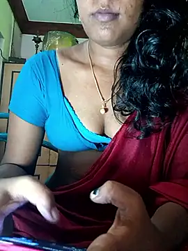 Snapshot of Tamil_Kavitha chatting on 04/18/26, 06:28 Tamil Kavitha online show from 04/18/26, 06:28
