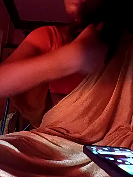 Snapshot of Tamil_Kavitha chatting on 04/20/26, 05:16 Tamil Kavitha online show from 04/20/26, 05:16
