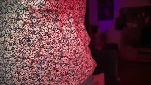 BikiHellena online show from 10/28/25, 01:09