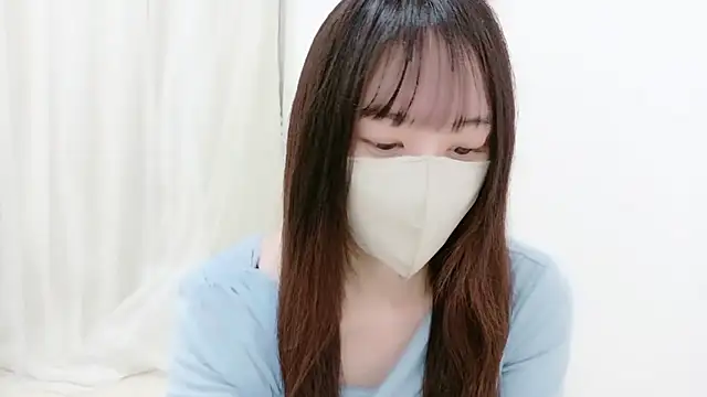  Mia land  online show from 10/10/25, 01:10