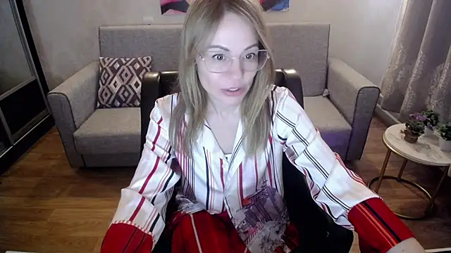 shy hot cat online show from 10/06/25, 09:18