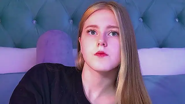 Snapshot of LexiBookwell chatting on 02/06/26, 06:18 LexiBookwell online show from 02/06/26, 06:18