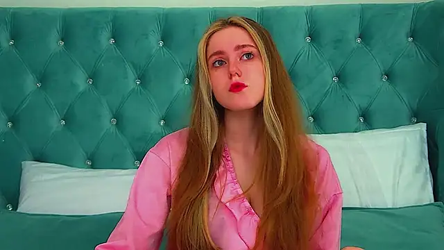 Snapshot of LexiBookwell chatting on 03/06/26, 06:21 LexiBookwell online show from 03/06/26, 06:21