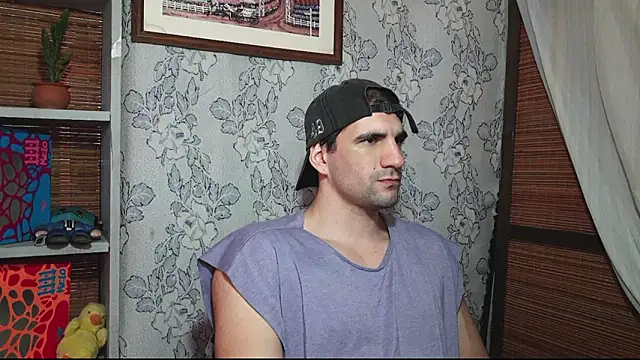 Snapshot of ObeyLust chatting on 09/21/25, 04:41 ObeyLust online show from 09/21/25, 04:41