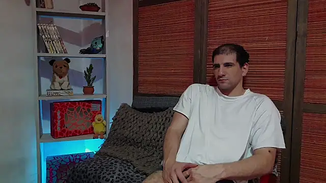 Snapshot of ObeyLust chatting on 09/29/25, 05:18 ObeyLust online show from 09/29/25, 05:18