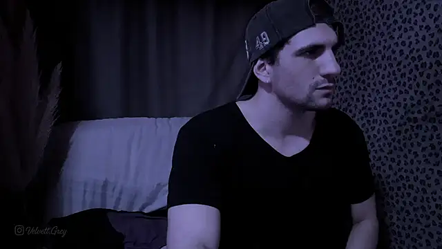 Snapshot of ObeyLust chatting on 10/07/25, 04:37 ObeyLust online show from 10/07/25, 04:37