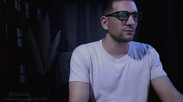 Snapshot of ObeyLust chatting on 10/13/25, 04:34 ObeyLust online show from 10/13/25, 04:34