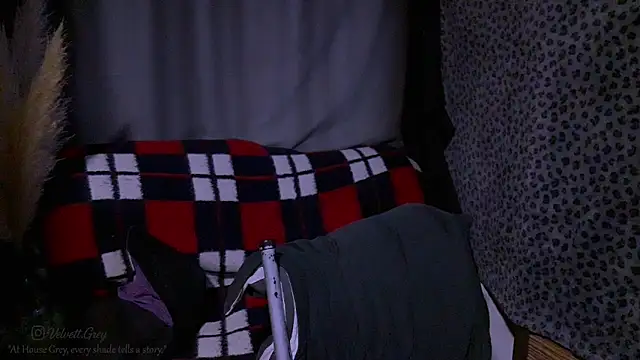 Snapshot of ObeyLust chatting on 10/23/25, 05:40 ObeyLust online show from 10/23/25, 05:40