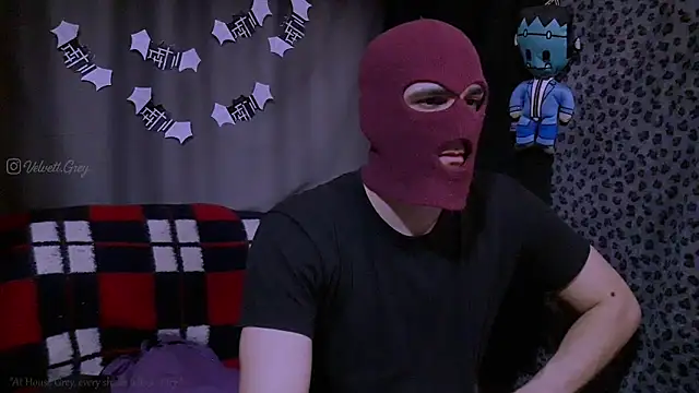 Snapshot of ObeyLust chatting on 10/25/25, 12:18 ObeyLust online show from 10/25/25, 12:18