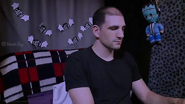 Snapshot of ObeyLust chatting on 10/26/25, 02:28 ObeyLust online show from 10/26/25, 02:28