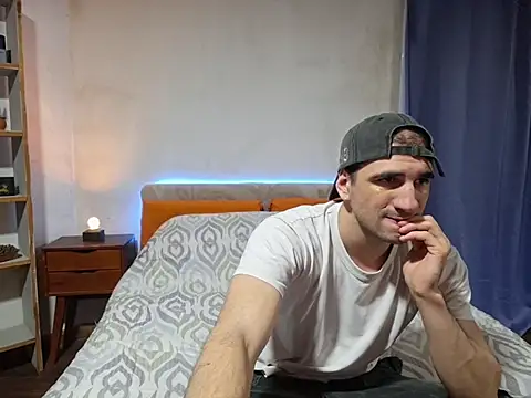 Snapshot of ObeyLust chatting on 11/12/25, 02:34 ObeyLust online show from 11/12/25, 02:34