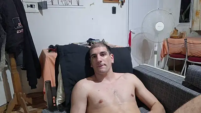 Snapshot of ObeyLust chatting on 11/28/25, 12:57 ObeyLust online show from 11/28/25, 12:57