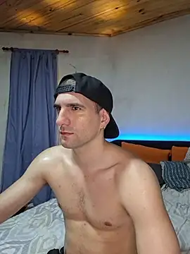 Snapshot of ObeyLust chatting on 11/28/25, 11:18 ObeyLust online show from 11/28/25, 11:18