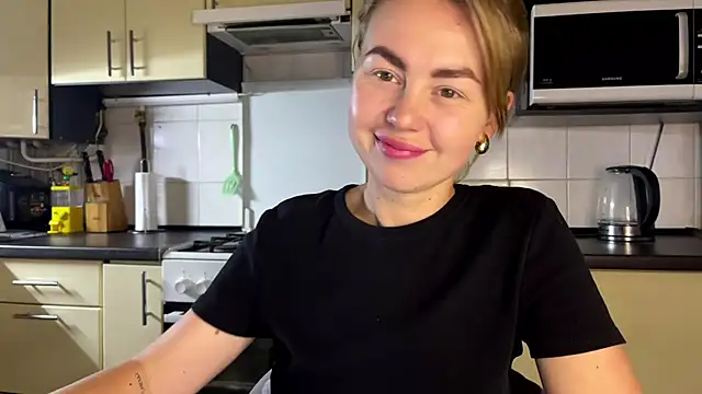 Snapshot of MartaLuna_ chatting on 07/09/26, 06:34 MartaLuna online show from 07/09/26, 06:34