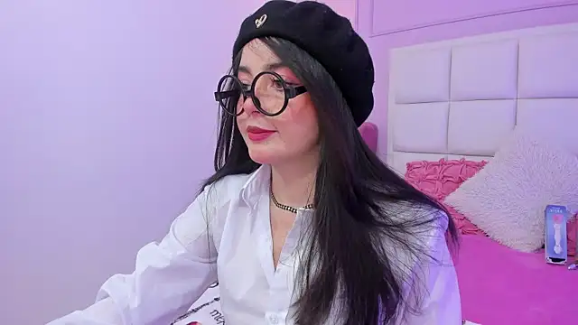 Snapshot of Ashleypetit chatting on 02/06/26, 12:19 Ashleypetit online show from 02/06/26, 12:19