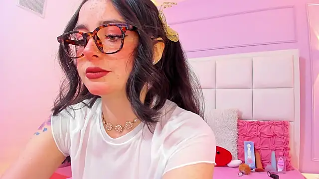 Snapshot of Ashleypetit chatting on 02/17/26, 12:45 Ashleypetit online show from 02/17/26, 12:45