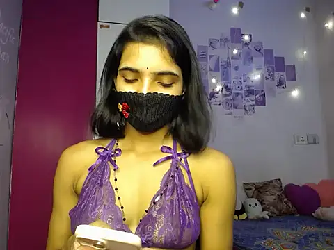 Snapshot of Sweetangle24 chatting on 09/22/25, 03:47 Sweetangle24 online show from 09/22/25, 03:47