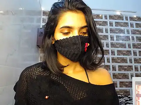 Snapshot of Sweetangle24 chatting on 11/23/25, 04:29 Sweetangle24 online show from 11/23/25, 04:29