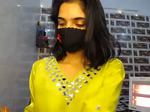 Snapshot of Sweetangle24 chatting on 11/29/25, 08:23 Sweetangle24 online show from 11/29/25, 08:23