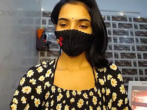 Snapshot of Sweetangle24 chatting on 12/05/25, 07:54 Sweetangle24 online show from 12/05/25, 07:54