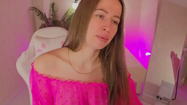 Snapshot of bella_li__ chatting on 02/05/26, 01:32 bella li online show from 02/05/26, 01:32