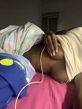 douceebene online show from 09/27/25, 12:15