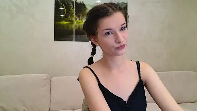 sweet strawber online show from 09/14/25, 08:19