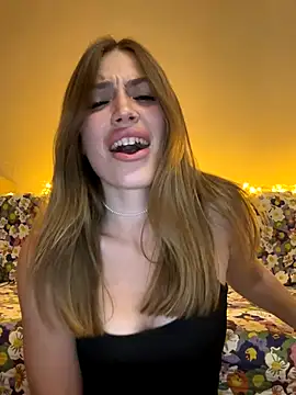 Elizabeth Tay online show from 09/28/25, 08:03