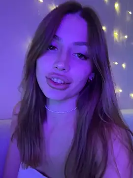 Elizabeth Tay online show from 10/16/25, 06:09