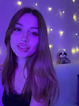 Elizabeth Tay online show from 10/18/25, 05:35