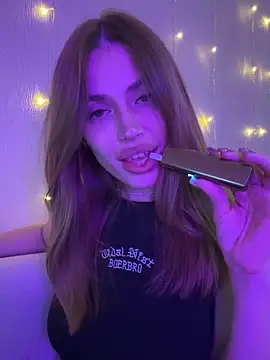 Elizabeth Tay online show from 10/27/25, 04:55