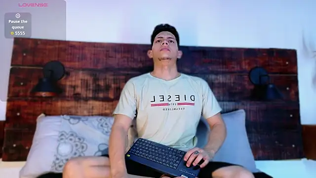 JhosuaVega online show from 02/05/26, 02:38