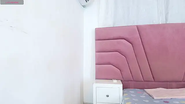 miajhonsonx online show from 03/21/26, 07:50